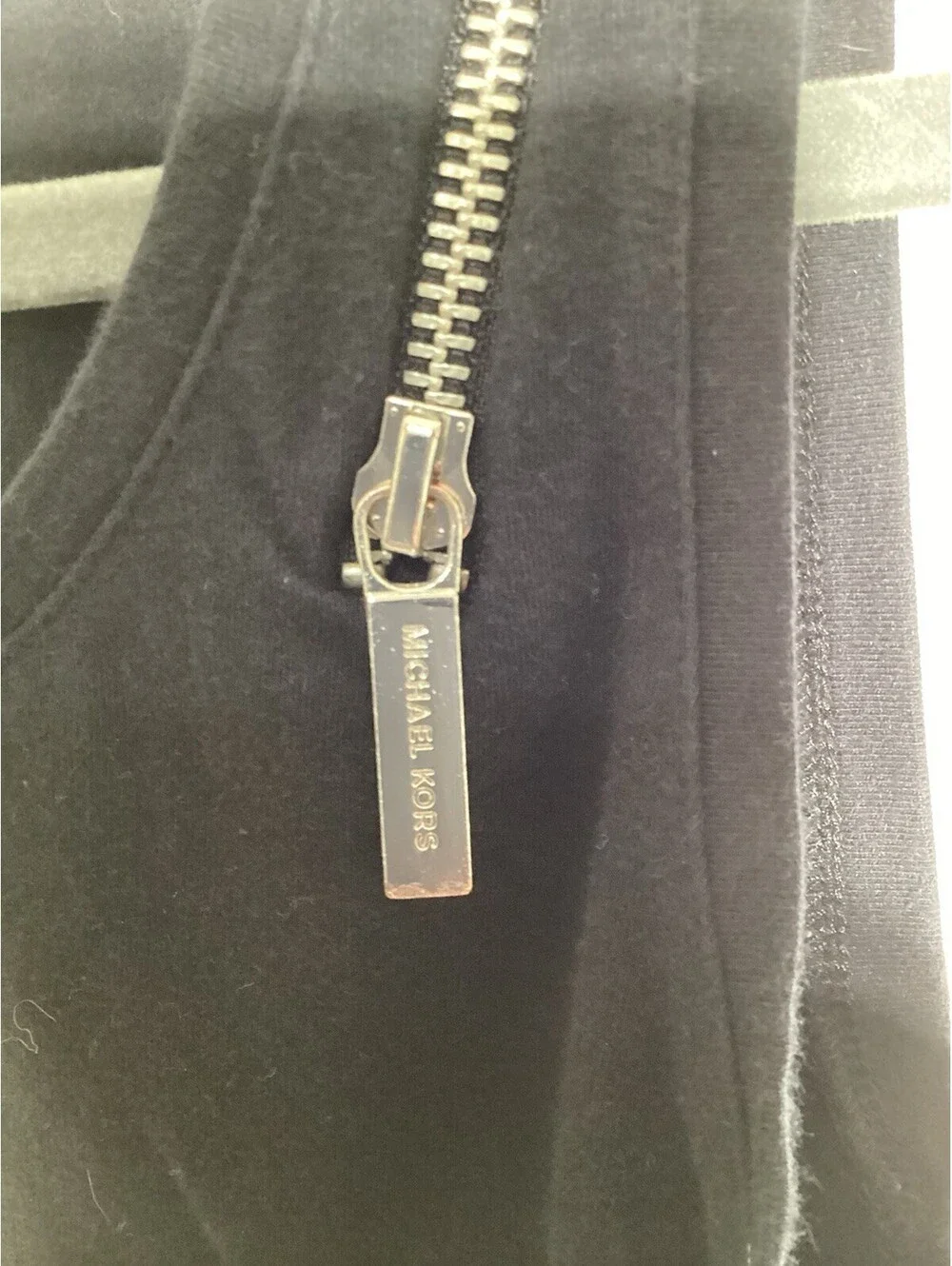 Michael Kors Sleevless Top Black Ruching On Sides Zippers At Shoulder Size XS